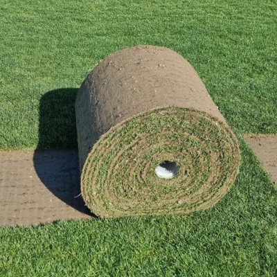 Rulouri de gazon premium LUNA XXL, sport, pentru terenuri de fotbal UEFA 0.75 x 15 metri ( preț pe metru pătrat) - Img 5