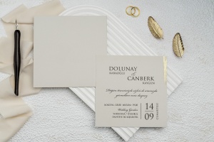 Invitatie de nunta, cu un colt auriu si plic, 151x153mm – 9256,1,Creativ.ro