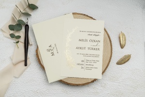 Invitatie de nunta eleganta, cu element auriu si plic ivoire, 135x193mm – 9229,4,Creativ.ro