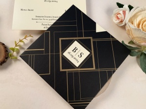 Invitatie de nunta eleganta si moderna cu accente geometrice aurii – 85851,2,Creativ.ro