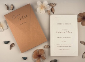 Invitatie de nunta crem cu plic kraft si design rustic elegant premium – 13316,2,Creativ.ro