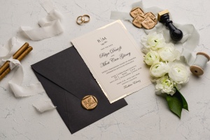 Invitatie de nunta eleganta cu colturi aurii si plic negru, 135x193mm – 9192,9,Creativ.ro