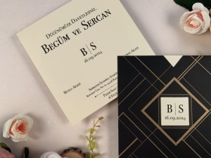 Invitatie de nunta eleganta si moderna cu accente geometrice aurii – 85851,3,Creativ.ro