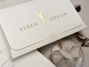 Invitatie de nunta alba cu detalii aurii si design elegant premium – 13322,3,Creativ.ro