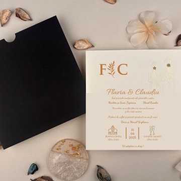 Invitatie de nunta alba cu plic negru si ilustratie aurie – 13328,1,Creativ.ro