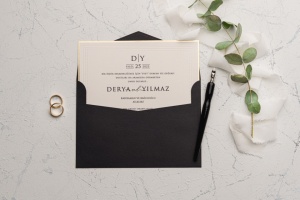 Invitatie de nunta beige, cu chenar auriu si plic negru, 135x193mm – 9234,2,Creativ.ro