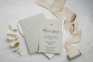Invitatie de nunta, cu colturi aurii si plic, 135x193mm – 9263,2,Creativ.ro