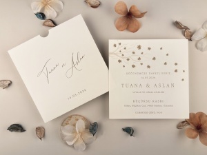 Invitatie de nunta alba cu flori aurii si design elegant premium – 13333,1,Creativ.ro