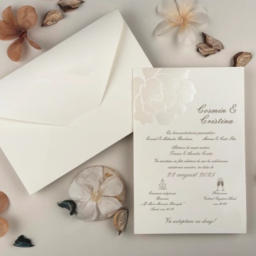 Invitatie de nunta alba cu flori in relief si design elegant premium – 13318,1,Creativ.ro