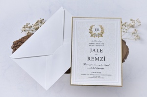 Invitatie de nunta eleganta, alba, cu elemente aurii si plic, 150x210mm – 1124