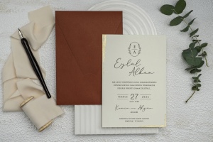 Invitatie de nunta, cu colturi aurii si plic rosu-grena, 135x193mm – 9248,2,Creativ.ro