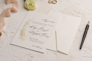 Invitatie de nunta eleganta, cu element auriu si plic ivoire, 135x193mm – 9229,1,Creativ.ro