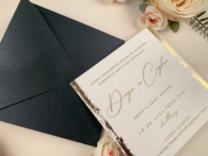 Invitatie de nunta moderna si eleganta cu accente aurii abstracte – 96945,2,Creativ.ro