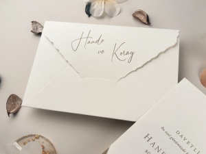 Invitatie de nunta alba cu accente geometrice aurii si design modern premium – 13324,3,Creativ.ro