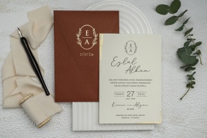 Invitatie de nunta, cu colturi aurii si plic rosu-grena, 135x193mm – 9248,3,Creativ.ro