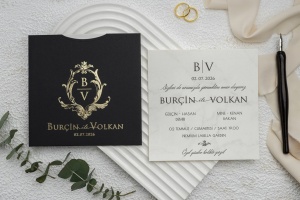 Invitatie de nunta alba, cu ambalaj negru, 149x149mm – 9236,4,Creativ.ro