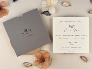 Invitatie de nunta crem cu plic gri si design minimalist elegant – 13317,2,Creativ.ro