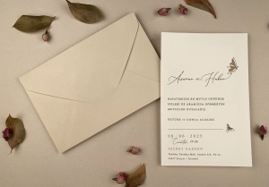 Invitatie de nunta, cu plic beige si fluturas, 136x203mm – 12253