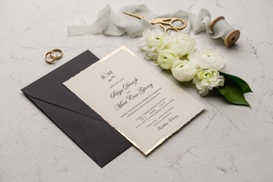 Invitatie de nunta eleganta cu colturi aurii si plic negru, 135x193mm – 9192,6,Creativ.ro