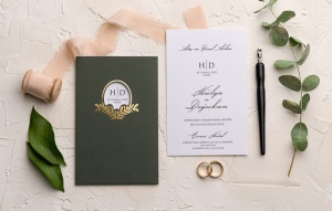 Invitatie de nunta eleganta, alb si verde, cu elemente aurii, 108x173mm – 9163,3,Creativ.ro