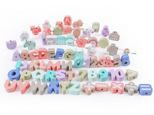 Litere si Cifre din Lemn, Ecotoys, Tip Margele, pentru Creare Siruri, Lantisoare si Bratari, 80 piese colorate - Img 1