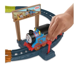 Set de joaca Thomas & Friends - Muddy motorizata si accesorii - Img 2