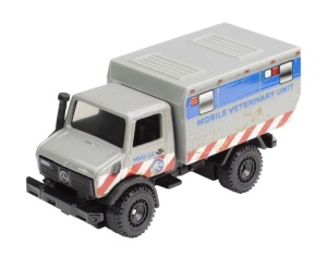 Masinuta Hot Wheels Premium, Jurassic World, Mercedes-Benz Unimog U 1300L, HCP08, 1:64