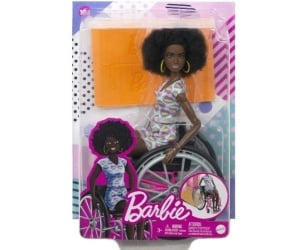 Păpușă Barbie Fashionistas în scaun cu rotile și rampă - Overal cu inimioare (Mattel - HJT14)