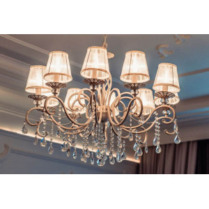 Candelabru Grace metal/textil/cristal alb/auriu Maytoni
