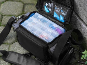 Geanta de umar SPRO Freestyle Side + 3 cutii twistere (20x17x13 cm) - Img 4