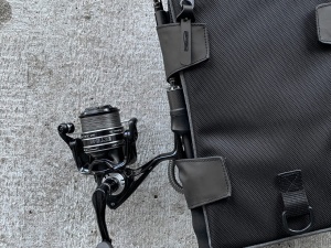 Geanta SPRO Freestyle Ultra Free V2 + 2 cutii twistere (90x5x20 cm) - Img 4