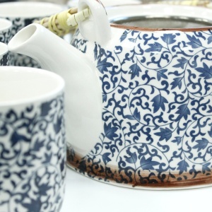Set ceainic ceramic 850ml, model Frunze albastru, cu 6 cești - Img 2