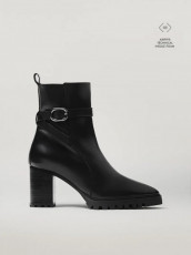 MASSIMO DUTTI Botine Tacon Hebilla Piso