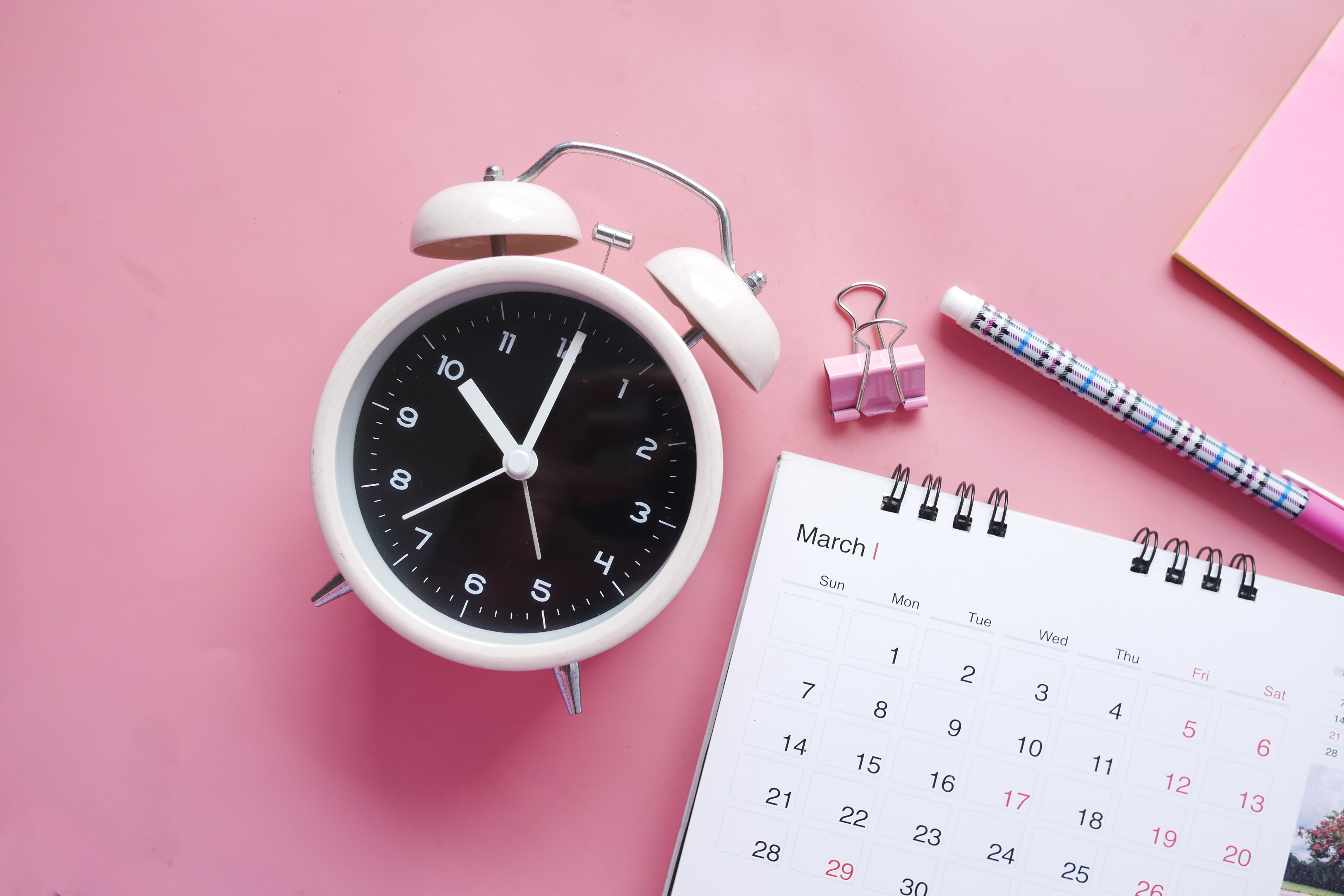 8 Martie la birou – cadouri, idei creative și accesorii cu care să îți îmbunătățești ziua