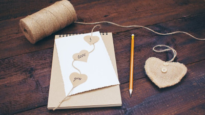 Dragobete handmade: Scrisori, felicitări și ambalaje speciale