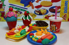 Plastilina, lut,nisip kinetic si accesorii