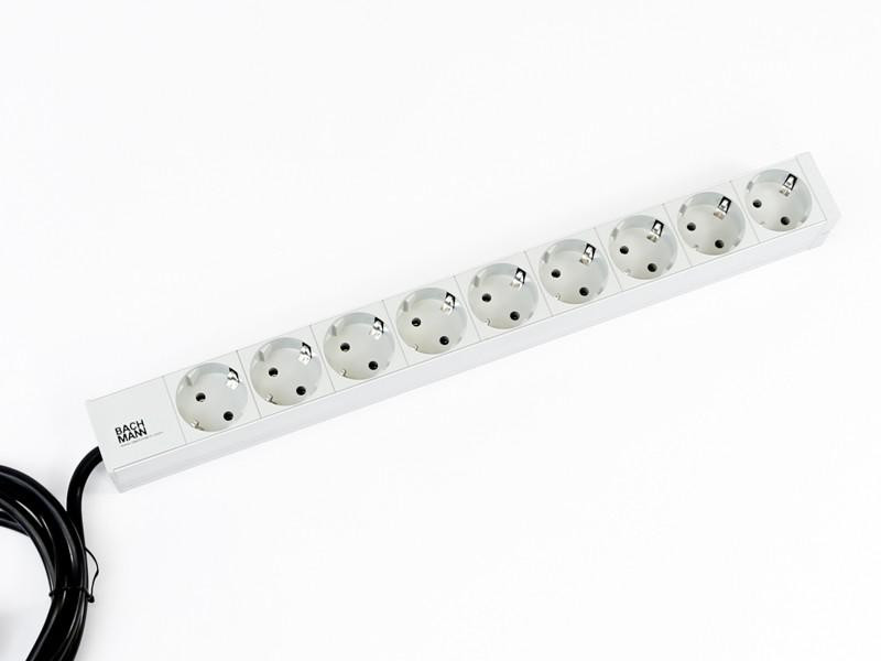 Bachmann IT PDU 9x prize Schuko, in Schuko, impamantare, fara intrerupator, 2 metri, RAL 7035, Aluminiu