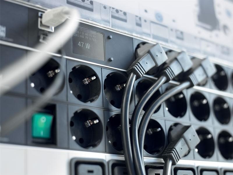 BM IT PDU power strip 8x socket 1U - 3 | YEO