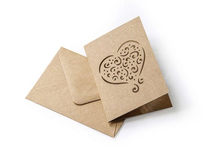 Plic kraft + card pliat, inima, gumat, 70x100mm, Kraft - PREȚ PER BUCATĂ!