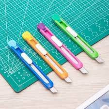 Cutter mic scolar culori asortate Deli