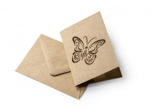 Plic mini cu card pliat fluture gumat (70x100mm), kraft