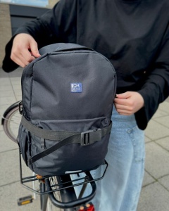 Rucsac Oxford B-You ,1 compartiment, 29 x 42 x 17 cm, capacitate 18l, compartiment laptop, buzunar ascuns cu fermoar dublu pentru dreptaci / stangaci, buzunare / separatoare interioare, buzunare laterale, breloc chei, poliester reciclat, culoare negru3