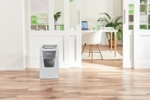Distrugator documente automat Leitz IQ Office, P4, cross-cut (confeti), 150coli, cos 44l, alb-gri13