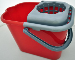 Găleată cu storcător și rotile, 15L