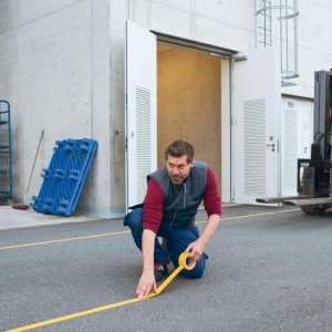Bandă adezivă pentru marcare Tesa, 50mm x 33 m3