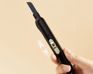 Cutter mic cu șină Nusign Deli, lamă neagră, 60 grade, negru5