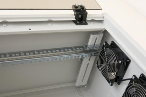 Rack de perete Triton sectiune simpla 15U 600mm adancime usa sticla panouri laterale detasabile, sectiuni - Img 8