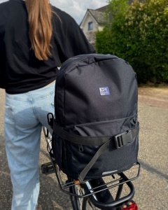 Rucsac Oxford B-You ,1 compartiment, 29 x 42 x 17 cm, capacitate 18l, compartiment laptop, buzunar ascuns cu fermoar dublu pentru dreptaci / stangaci, buzunare / separatoare interioare, buzunare laterale, breloc chei, poliester reciclat, culoare negru2