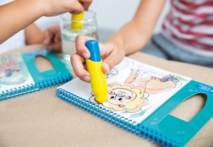 Carte de colorat Aqua FUN Magic – include Magic Pen3