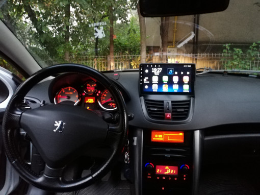 Navigatie Peugeot 207 display 9"